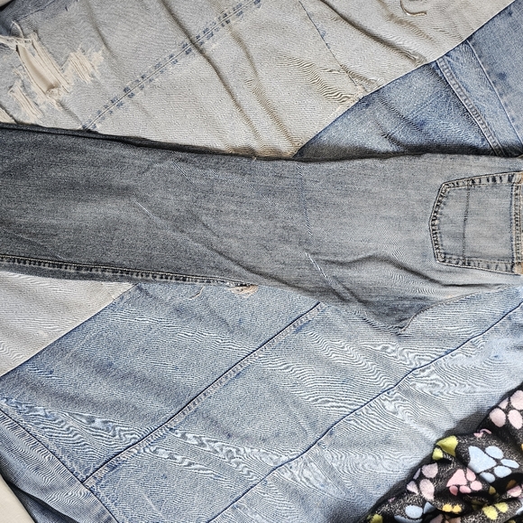 Distressed Men's Jeans - Picture 8 of 14
